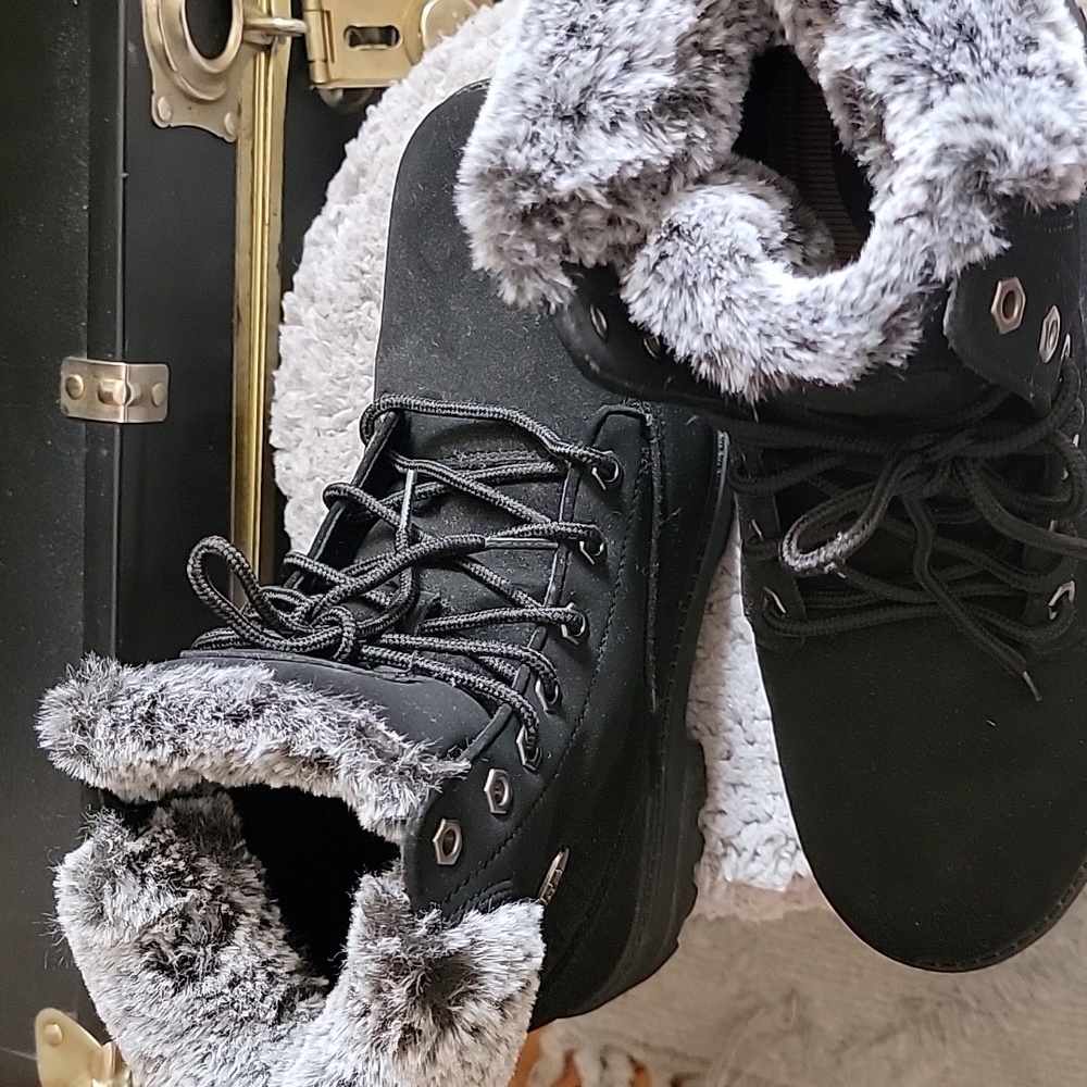 Women's Black Fur-Lined Boots